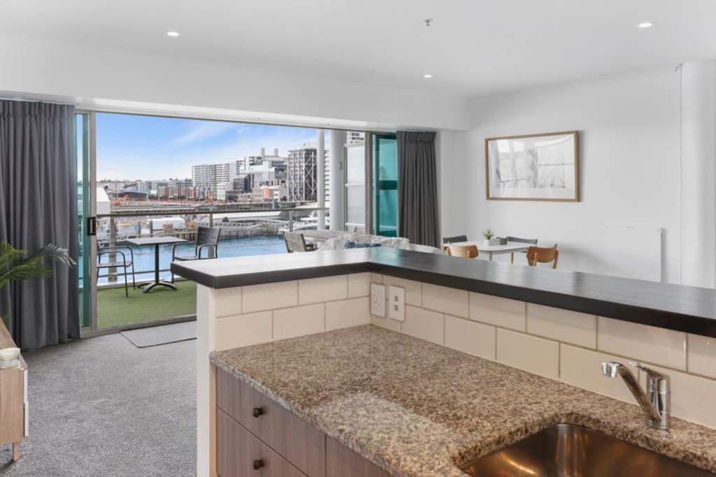 Newly Refurbished Waterfront Apartment! 3320 Auckland Kültér fotó