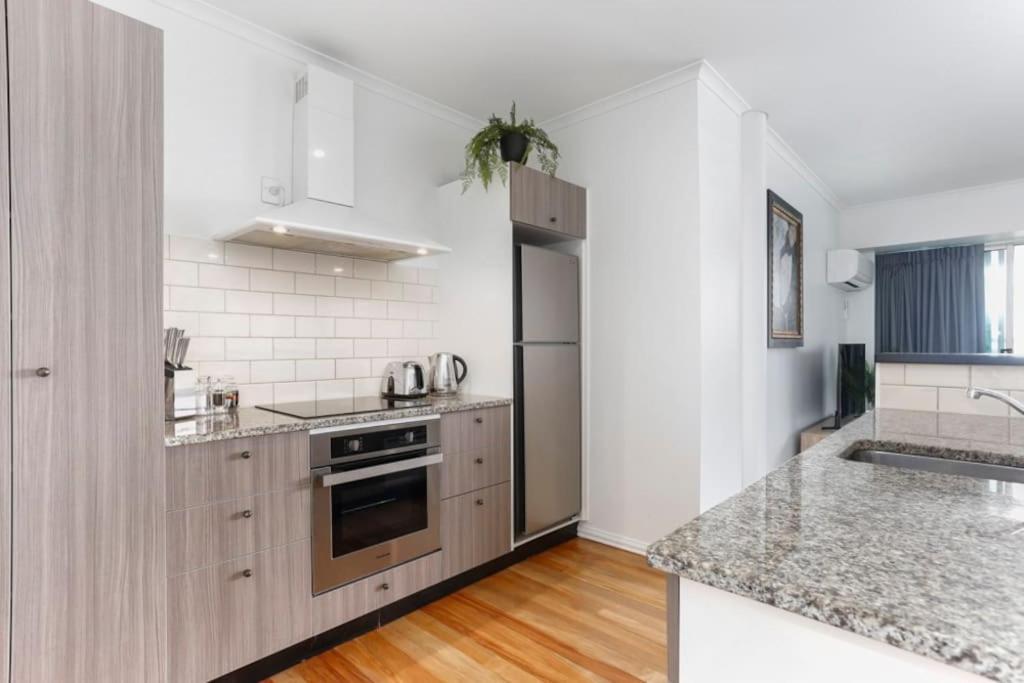 Newly Refurbished Waterfront Apartment! 3320 Auckland Kültér fotó